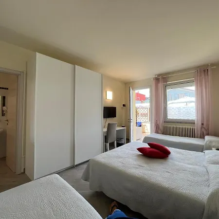 Hotel Locanda Rosy 2*