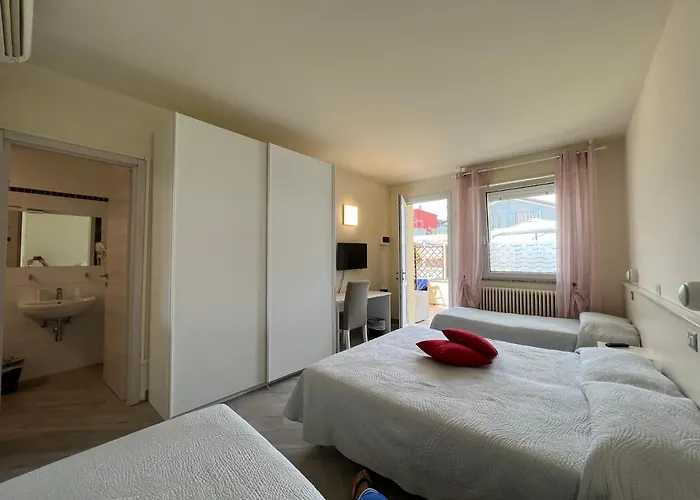 Hotel Locanda Rosy 2*