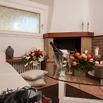 Rosy מלון