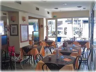 Rosy Hotel 2*